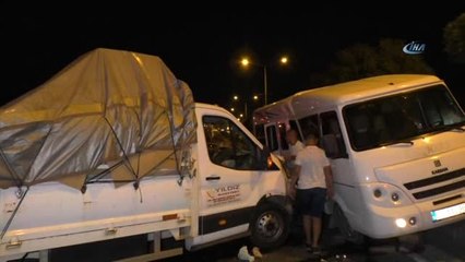 Yol Kapanınca Temizlik Polislere Kaldı