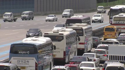 본격 휴가철 시작...고속도로 곳곳 '정체 극심' / YTN