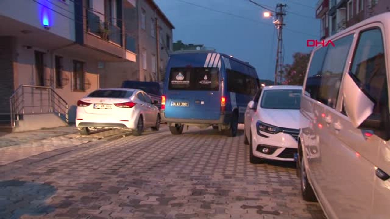 Sancaktepe'de Toprak Kayması 3 Katlı Bina Boşaltıldı