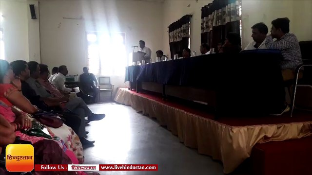 ग्राम प्रधानों ने किया बैठक का बहिष्कार