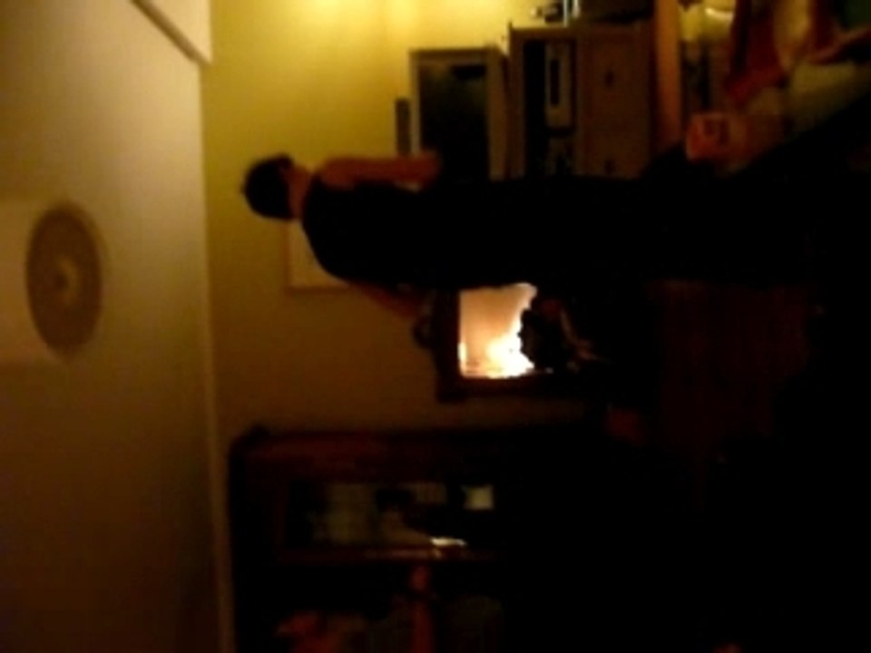 tibo et "kloé, dis bonjours a la caméra"