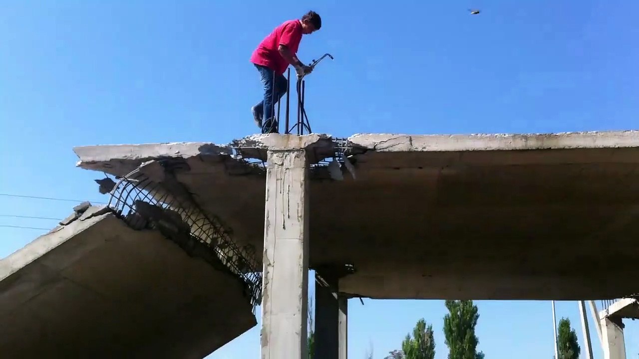 L'ouvrier le plus débile du monde.