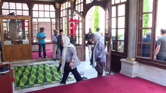 Sultan 3. Selim Han, kabri başında anıldı - İSTANBUL