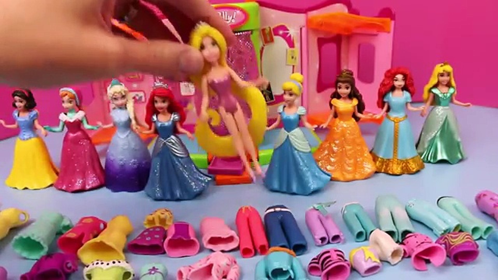 DisneyCarToys Disney Princess Magic Clip Dolls Dress Up in Polly Pocket  House