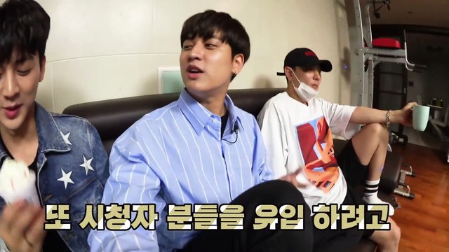 (ENGSUB) Chanwoo's Life: Opening Party (feat. the World Cup opening ceremony) with the attention-seeker and the pro straight-forwarder