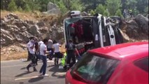 Çinli turistleri taşıyan otobüs kaza yaptı: 2 ölü  (2) - ANTALYA