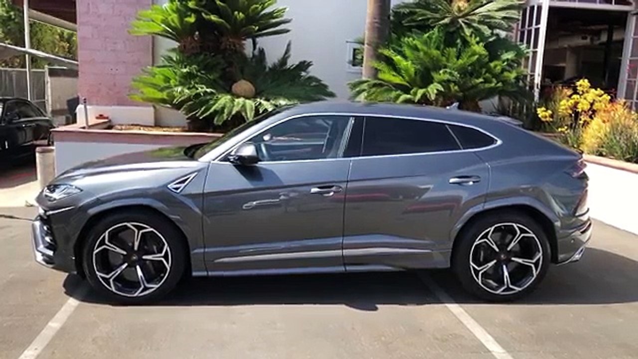 Here's a Tour of the 2019 Lamborghini Urus SUV