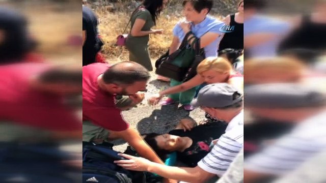 Turistleri taşıyan otobüs ile 2 otomobil çarpıştı: 2 ölü