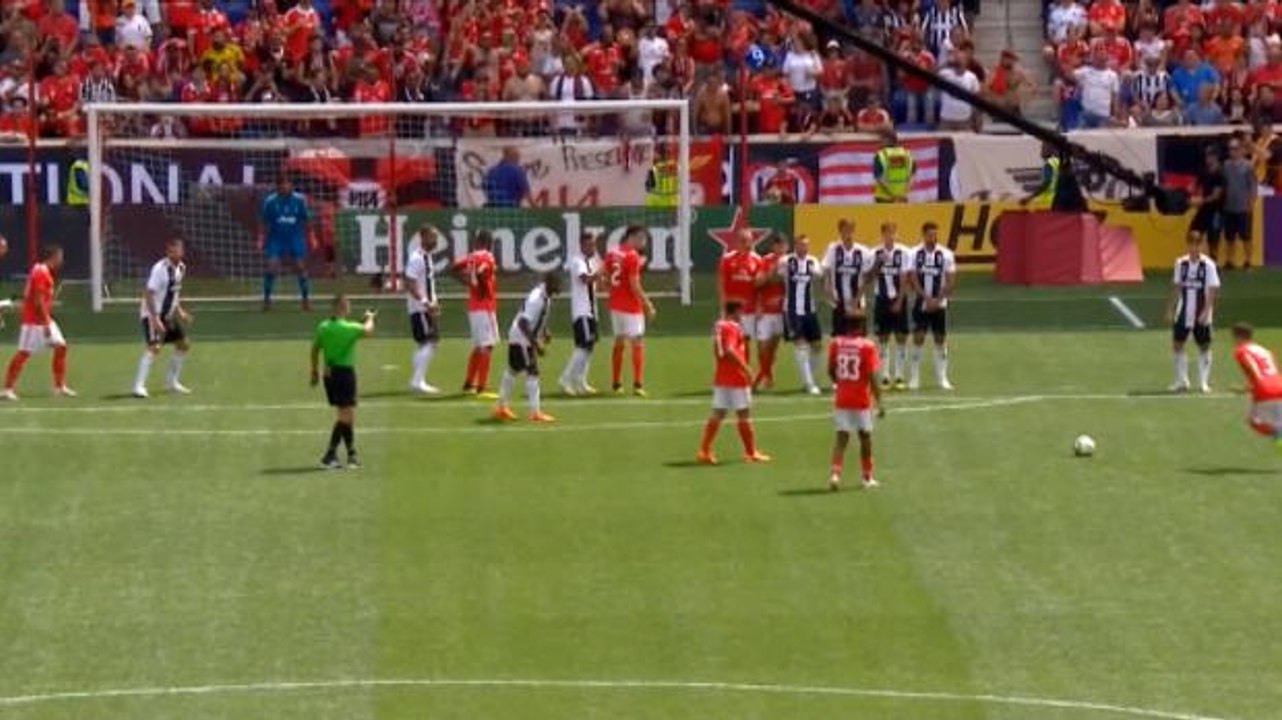 كرة قدم: كأس الأبطال الدوليّة: يوفنتوس 1-1 بنفي...
