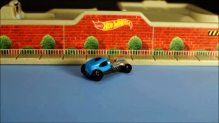 Kinder Surprise Eggs Hot Wheels Unboxing. Открываем Киндер Сюрприз Хот Вилс на русском язы