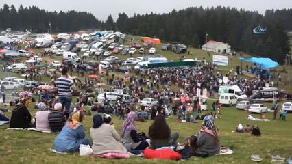 Stres Atamak İçin Giresun Yaylalarını Seçenler Şenlikler ile Coşuyor
