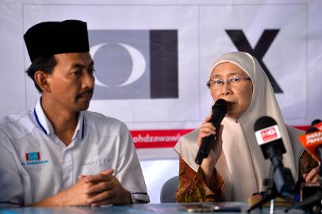 Wan Azizah on PKR party election, Sg Kandis by...