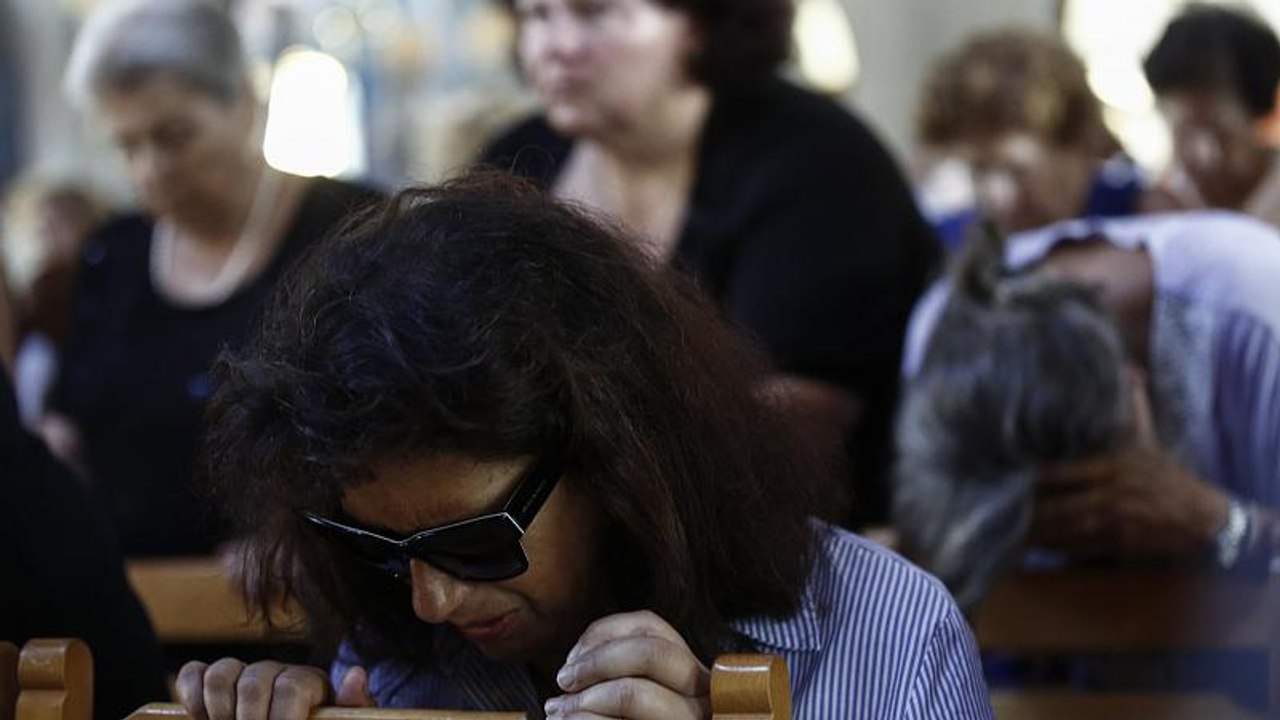 Βουβός πόνος στο μνημόσυνο για τα θύματα της πυ...