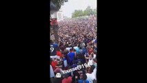 Ce fan saute dans la foule et personne ne le retient ! Champions du monde 2018