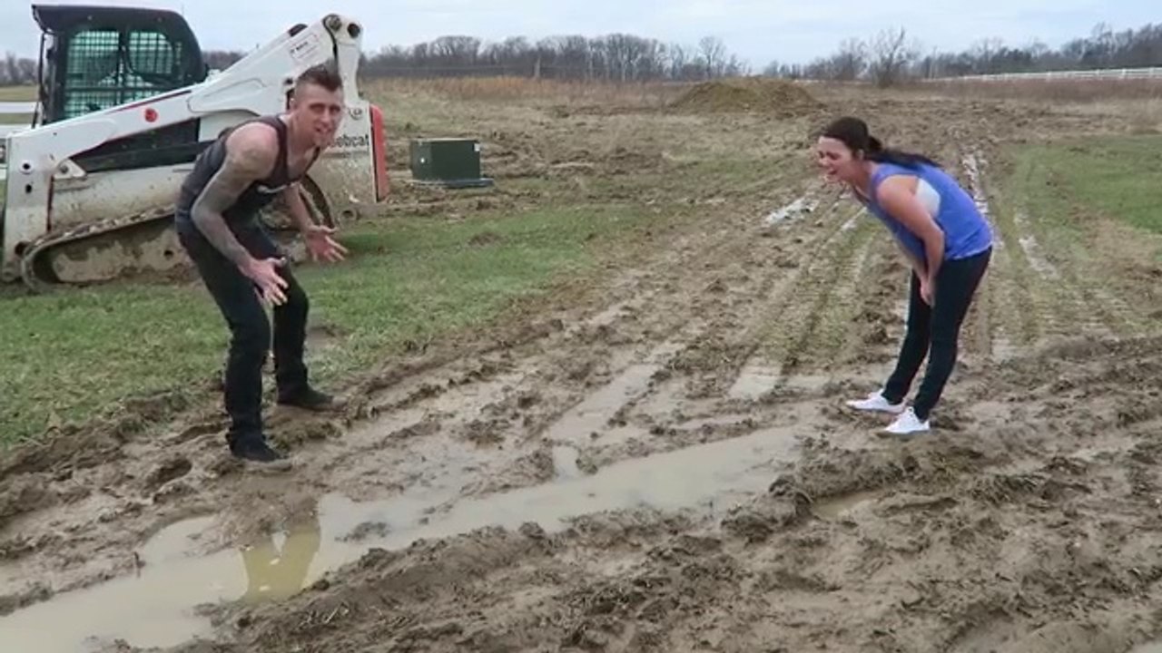 CRAZY MUD WRESTLING!!