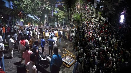 காவிரி மருத்துவமனையில் தொண்டர்கள் போலீசார் தள்ளு முள்ளு ஏற்பட்டதால் பரபரப்பு