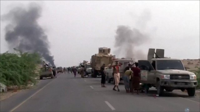 15 غارة جوية على مواقع الحوثيين جنوب الحديدة