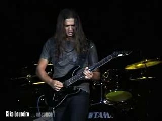 Kiko Loureiro envoie du gros!