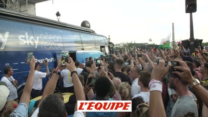 Quand Thomas lance un clapping avec ses fans - Cyclisme - Tour de France