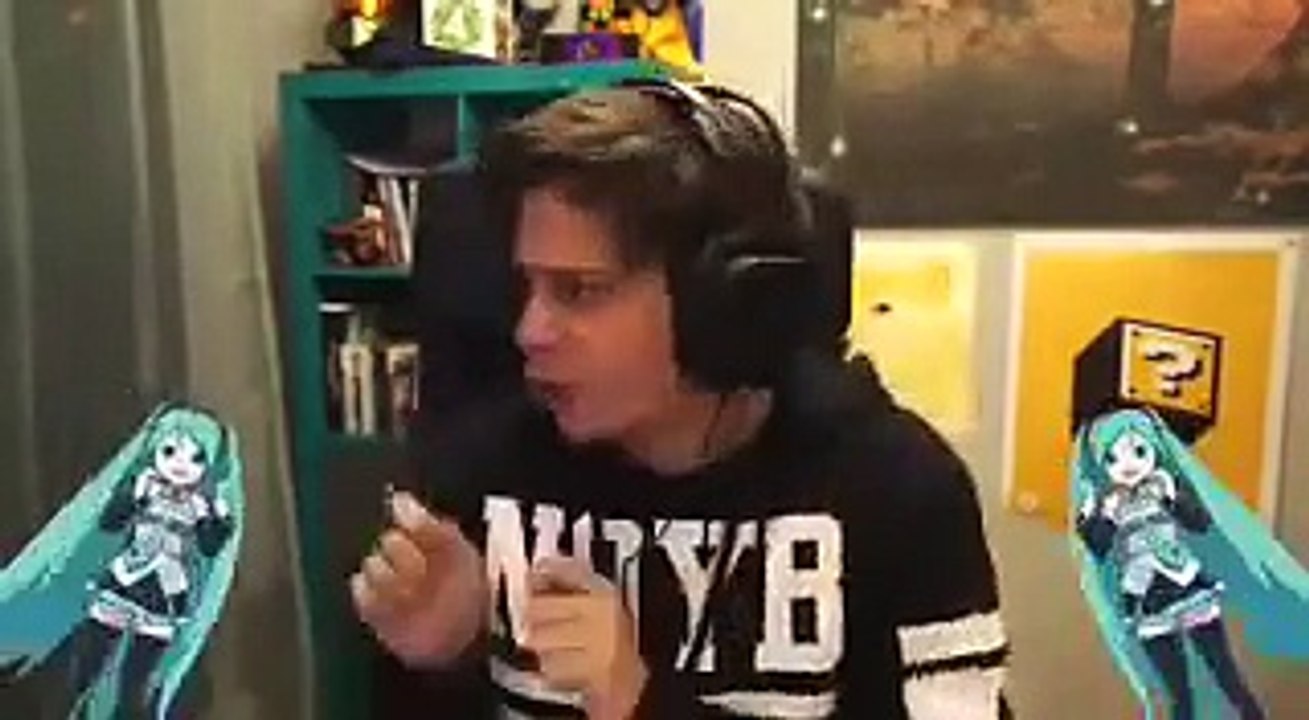 Elrubius canta su cancion con voz de ardilla