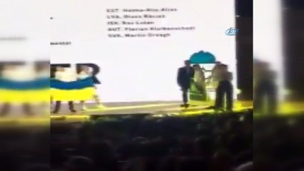 Suudi Arabistanlı öğrenci İsrail bayrağının yanında durmayı reddetti