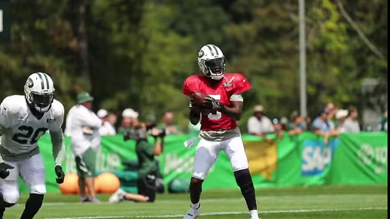 Highlights of Josh McCown and Teddy Bridgewater throwing at Jets training camp