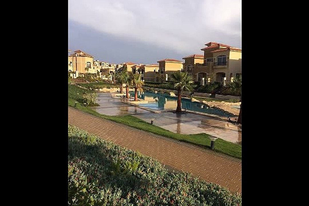 Stone Park villa for sale with lakes view