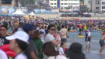'폭염 탈출' 피서 절정...바다로 산으로 / YTN