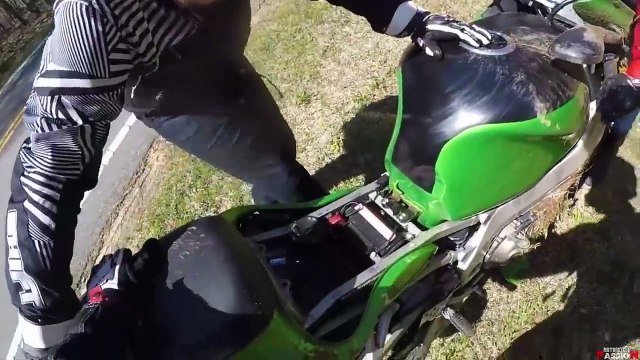 Motorcycle Crashes and Mishaps Moto Fails & Close Calls - Bad Drivers! [Ep #23]