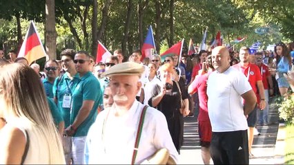 17 ülkeden yüzme sporcuları Beylikdüzü'nde buluştu