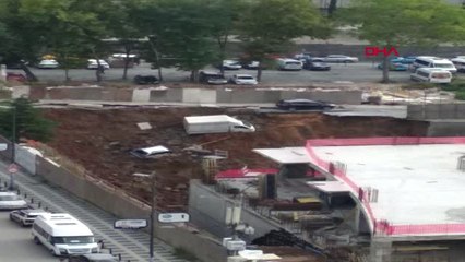 İstanbul Ümraniye'de İstinat Duvarı Çöktü