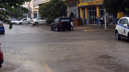 Συνέχεια στις καταιγίδες. Πλημμύρισαν δρόμοι στη Λιβαδειά