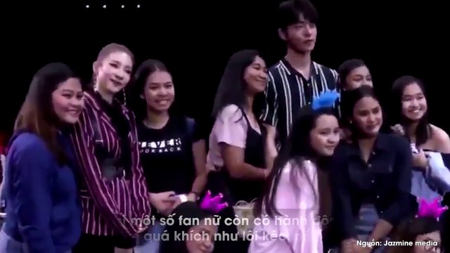 Fan của Nam Joo Hyun gây bức xúc vì hành động xô đẩy Dara (2NE1), “sàm sỡ” ôm ấp thần tượng