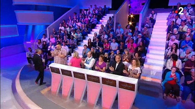 Morandini Zap: Nagui salue la famille d'une candidate de Tout le monde veut prendre sa place et fait une drôle de grosse erreur ! Regardez