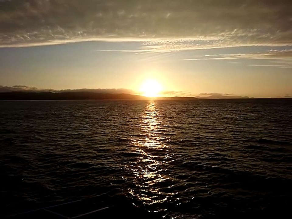 sonnenaufgang vom boot