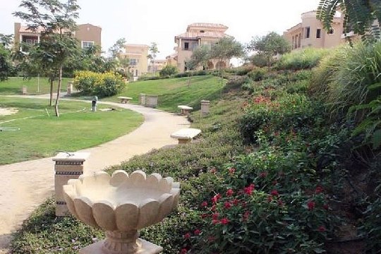 Townhouse corner 306m hyde park new cairo