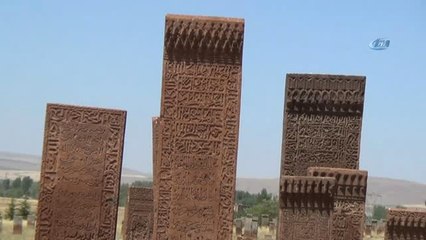 Akıt Mezarların Gizemi Halen Çözülemedi