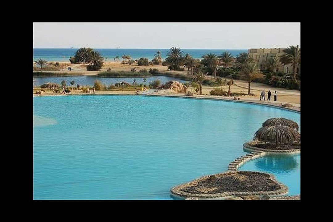 فيلا للبيع في بالم بيتش العين السخنة سوبر لوكس اول صف عالبحر