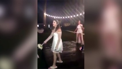 Cuando atrapas el ramo y tu novio hace esto