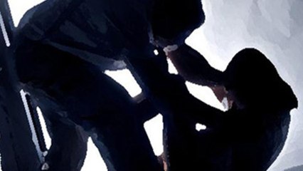 రేప్ కేసు వాపస్ తీసుకో: భూమి,ఇల్లు ఫాదర్ ఆఫర్!