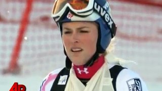Olympic Favorite Vonn Hurts Arm in Ski Crash