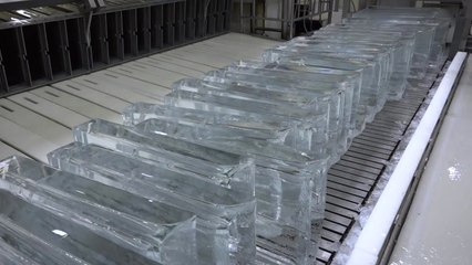 폭염 잊은 얼음 공장..."24시간이 모자라" / YTN