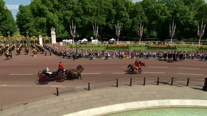 Royals join Queen at birthday parade - BBC News