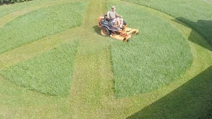 You'll Never Believe The Designs This Guy Makes With His Mower