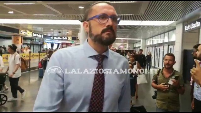 VIDEO - MILAN BADELJ E' ARRIVATO A ROMA! SCIARPA DELLA LAZIO E ASCOLTA LE SUE PRIME PAROLE!