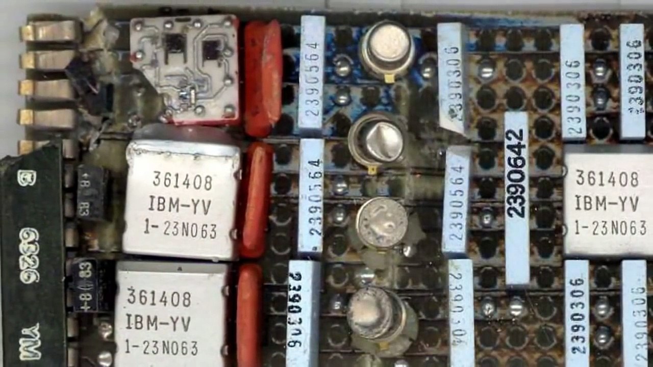 IBM System/360 : Solid Logic Technology (SLT) modules.