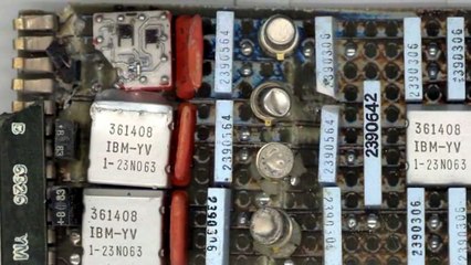 IBM System/360 : Solid Logic Technology (SLT) modules.