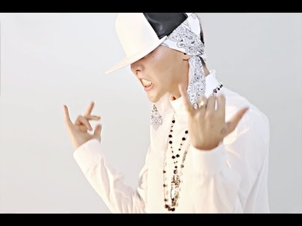 HYPEBEAST Magazine Issue 6: G-Dragon Behind the...