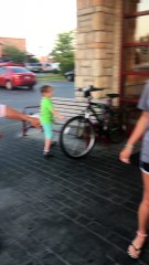 Granny Nails Floss Dance