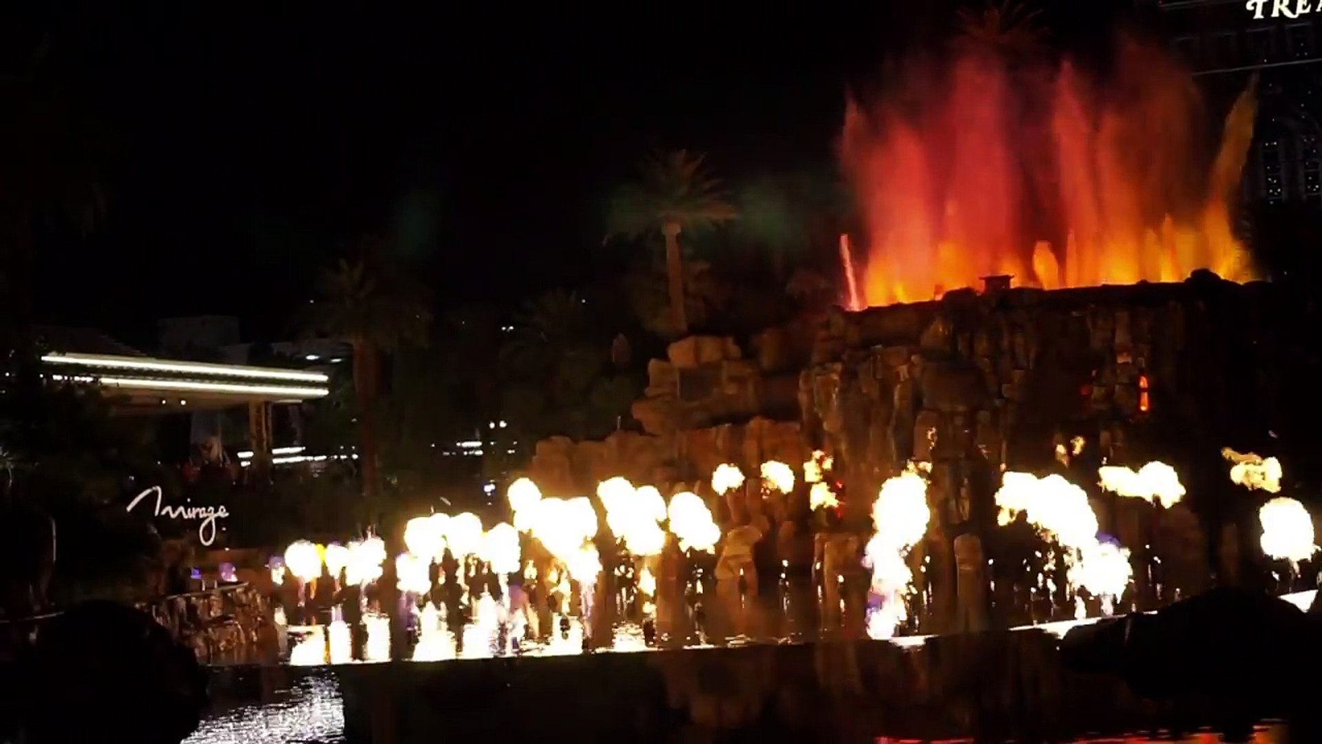 ⁣las vegas - mirage hotel volcano show